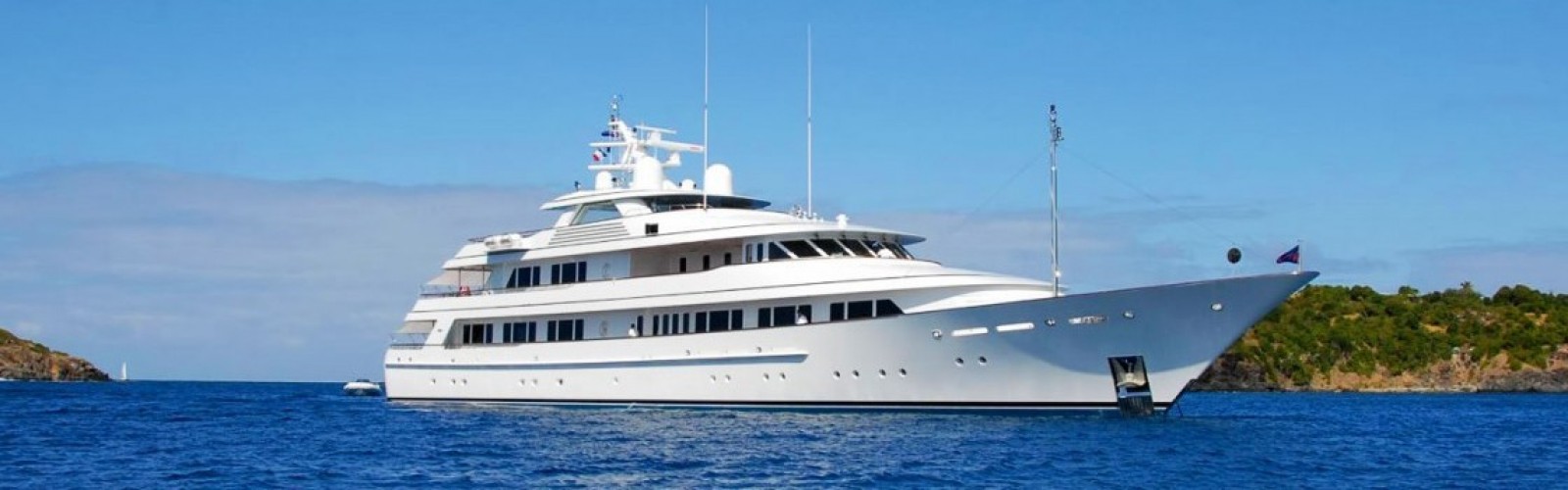 WEDDING RECEPTION AT THE YACHT