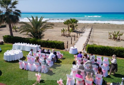 WEDDING RECEPTION AT THE BEACH
