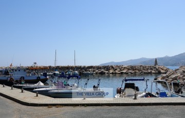 Pomos