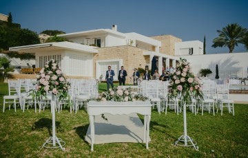 Andrew & Gillians Luxury Villa Wedding