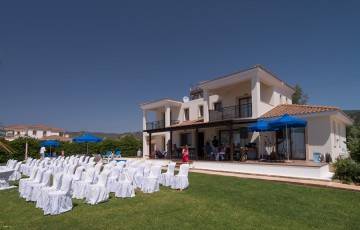 Hannah & Paul's Beach Front Wedding