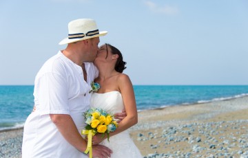 Hannah & Paul's Beach Front Wedding