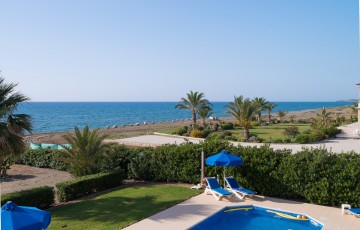 Hannah & Paul's Beach Front Wedding