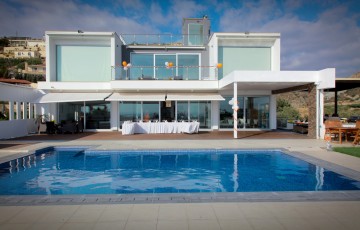 Mitch & Lorraine's Wedding at Villa 60363 in Coral Bay