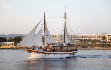 Rob & Di's Wedding on the Sea Star Yacht