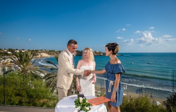 Stephen & Kezia's Wedding at Beachfront Villa 391860