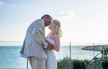 Stephen & Kezia's Wedding at Beachfront Villa 391860