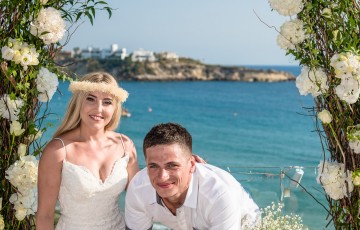 Thomas & Danielle's Beachfront Wedding at Villa 391860 in Coral Bay