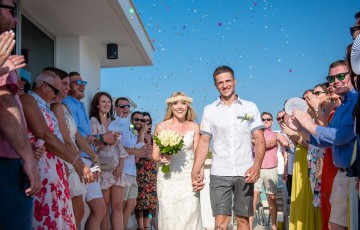 Thomas & Danielle's Beachfront Wedding at Villa 391860 in Coral Bay