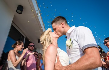 Thomas & Danielle's Beachfront Wedding at Villa 391860 in Coral Bay