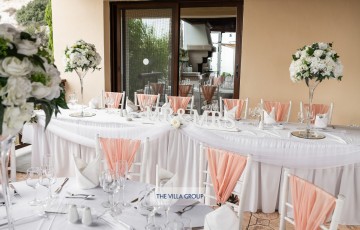 Robyn Ellerby Recommends The Villa Group