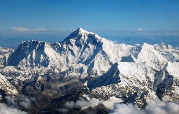 Cypriot flag raised at the top of Everest
