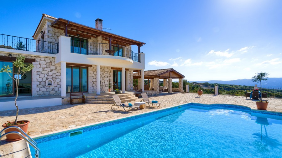 Why Choose a Villa Over a Hotel for Your Next Holiday?