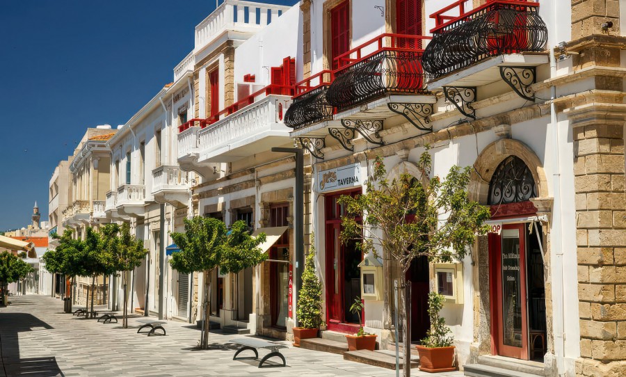 MEET THE LOCALS - Free Guided Walking Tour is back!