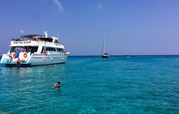 Enjoy The Clear Waters Of Blue Lagoon By Boat Hire