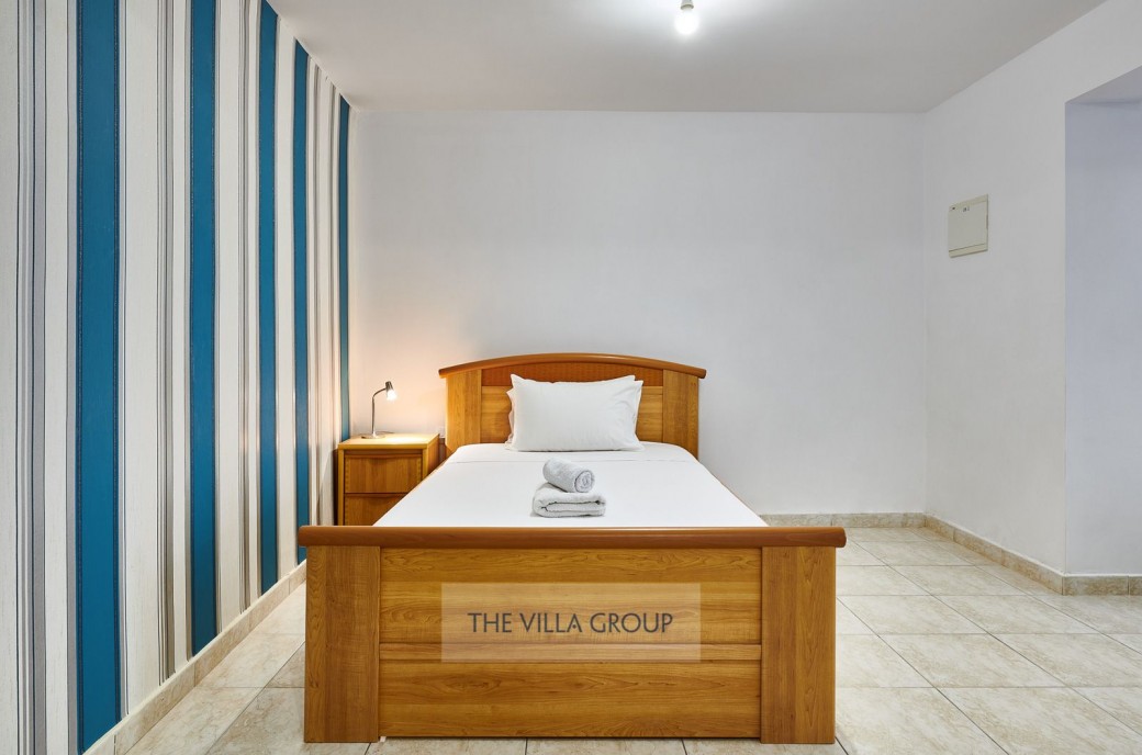 3 bedded room