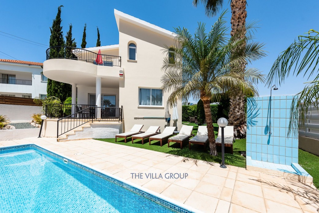 3 bedroom villa in Coral Bay 