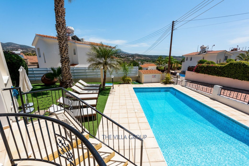Private 8m x 4m swimming pool (depths 1m x 2m) 