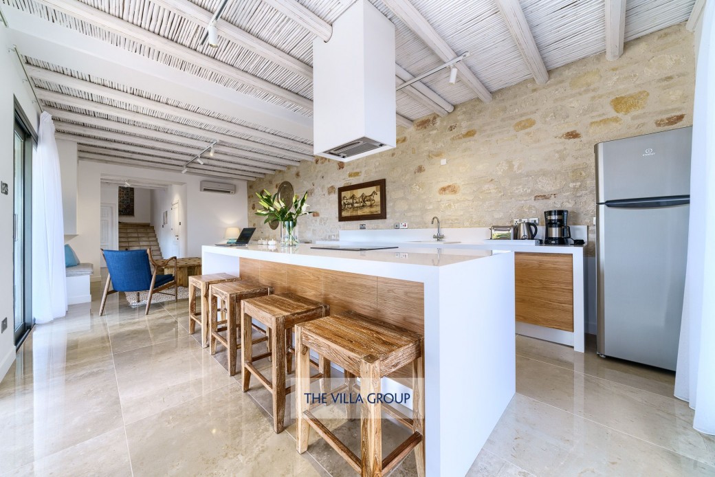 Kitchen island and stalls