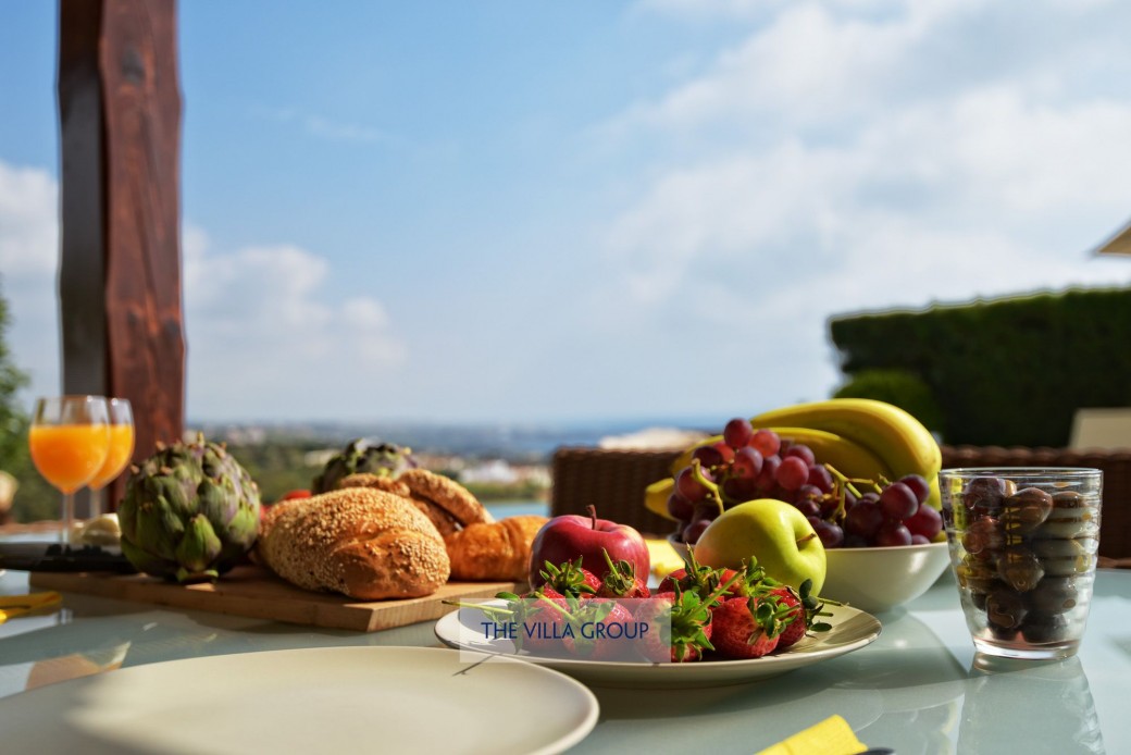 Al-fresco dining