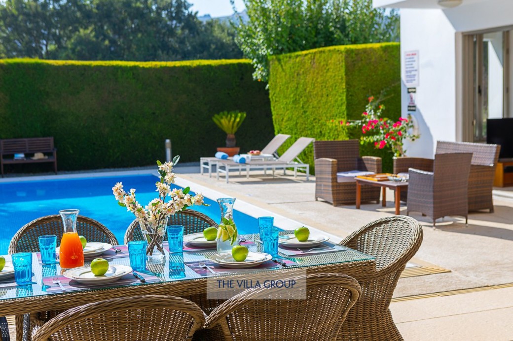 Al-fresco dining