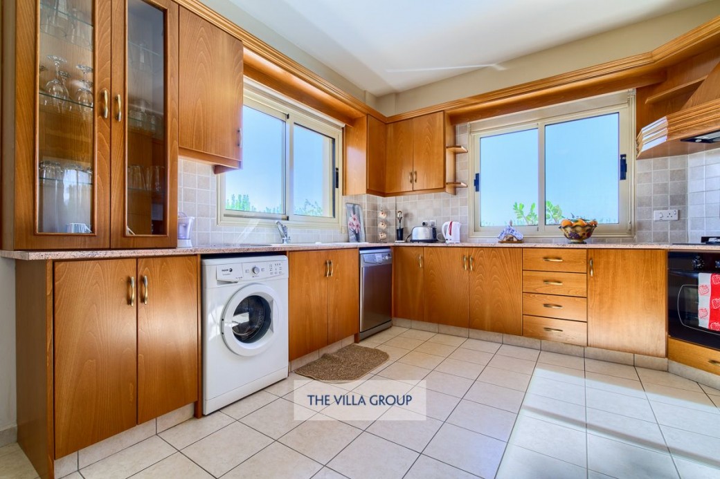 Fully equipped kitchen