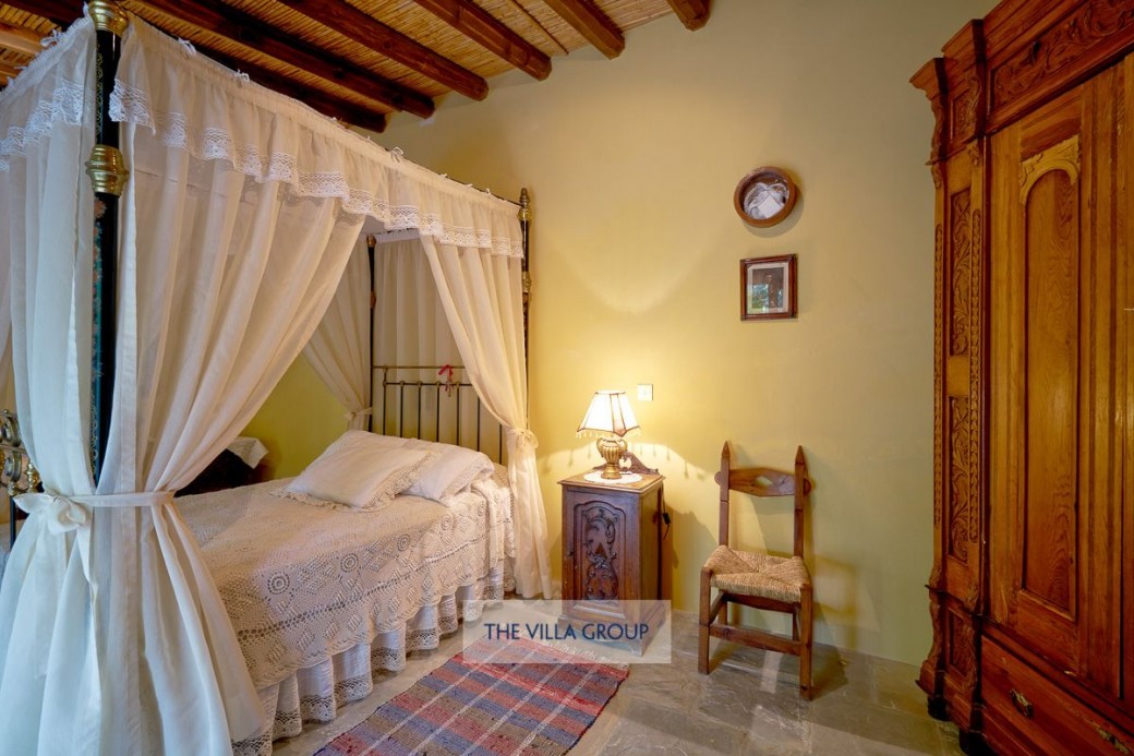 Beautiful four poster bed