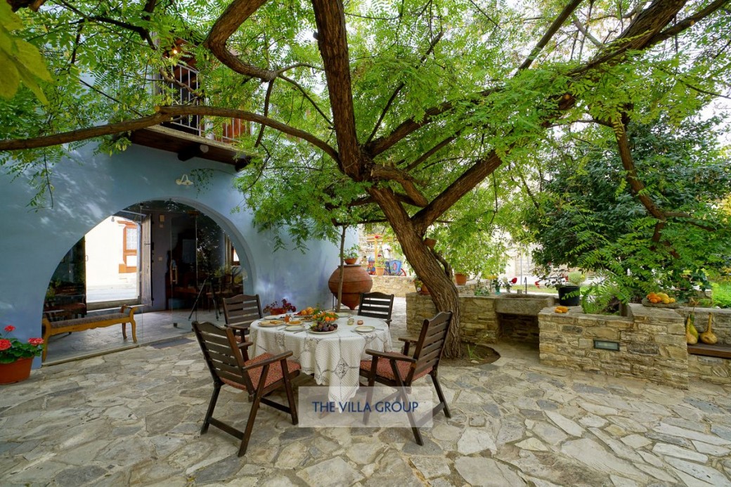 Rear courtyard