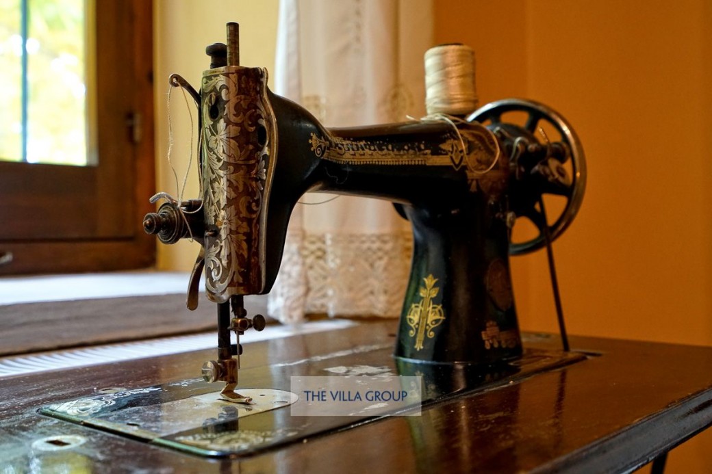 Traditional sewing machine