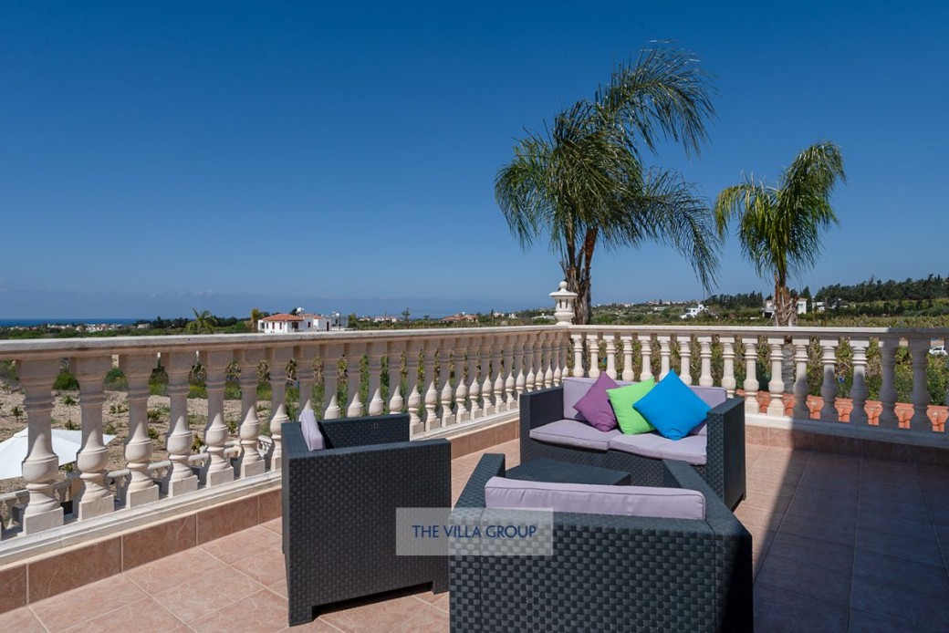 Furnished first floor terrace