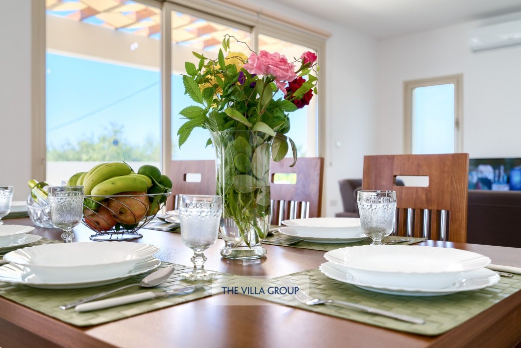 Dining table seating 10