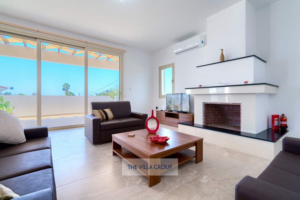 Living area with fireplace for the cooler evenings
