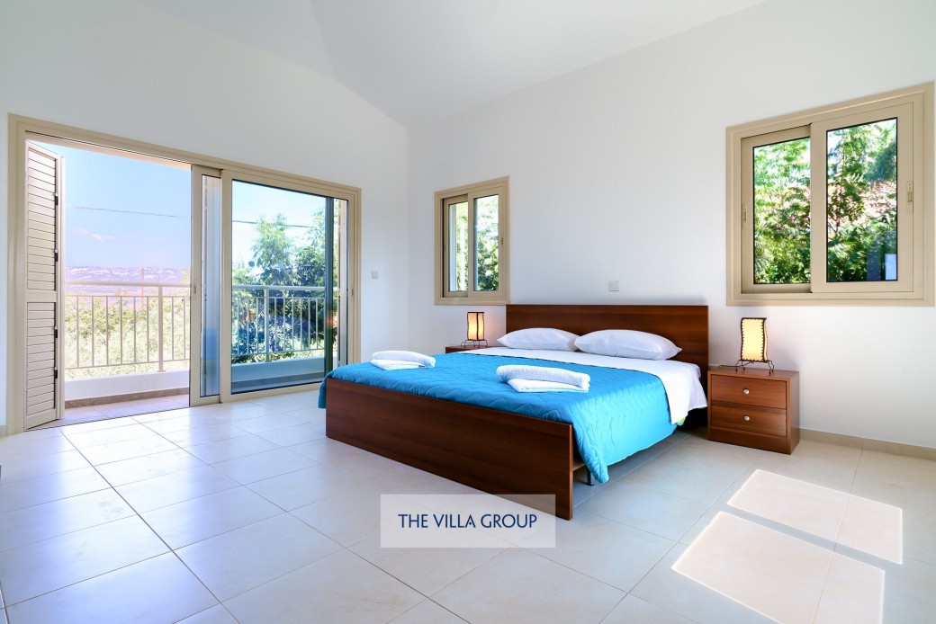 Master bedroom with en-suite and private balcony