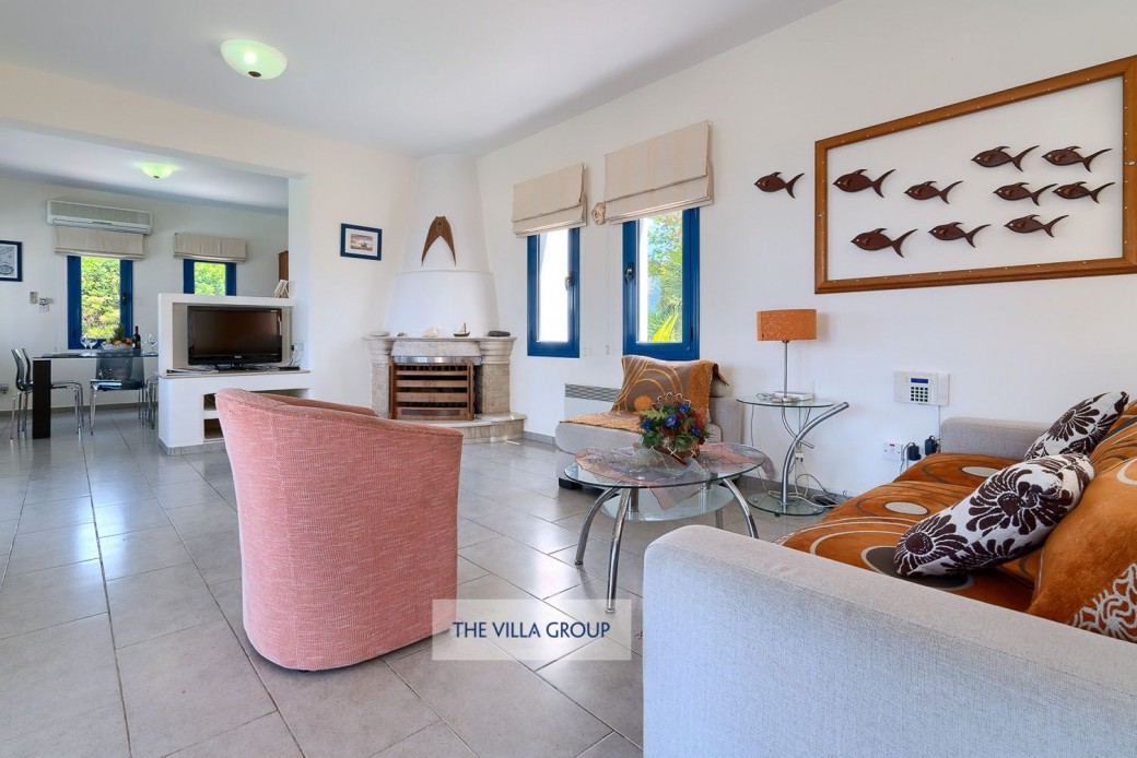 Spacious living, dining and kitchen areas