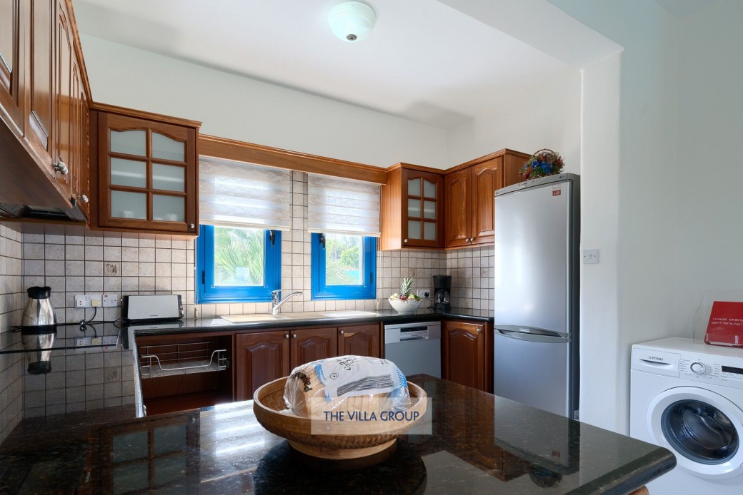 Dishwasher, washing machine, fridge / freezer