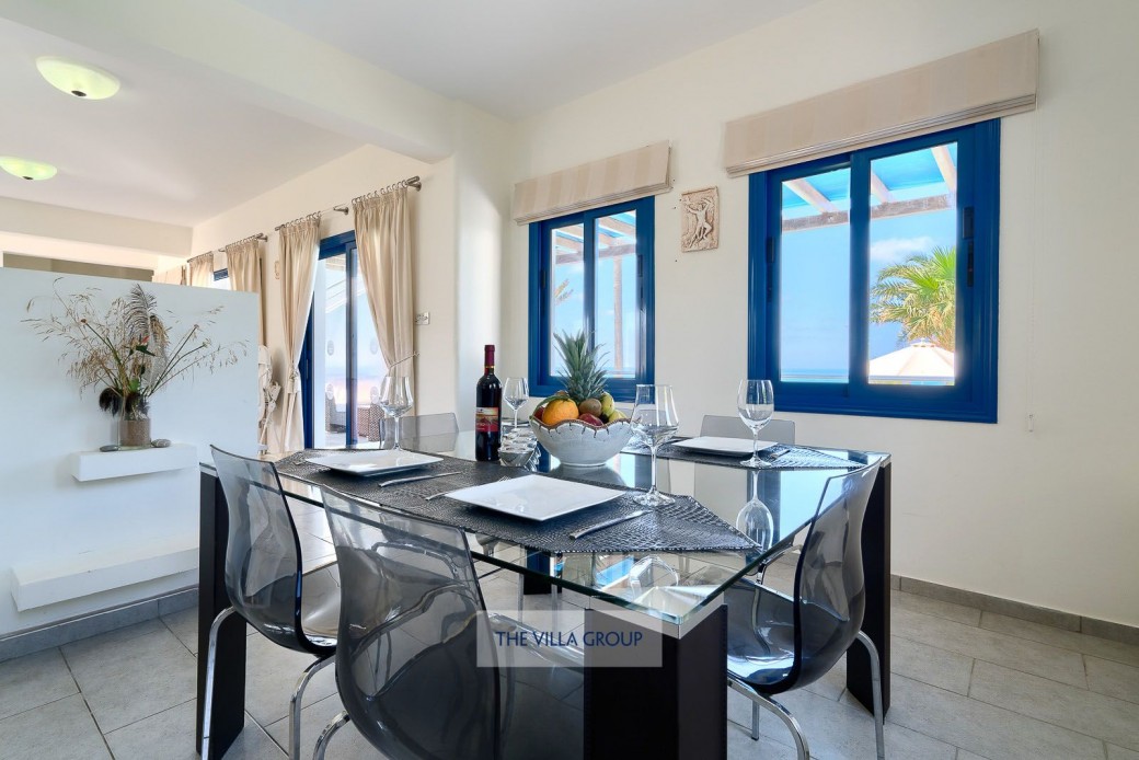 Dining area adjacent to the kitchen 