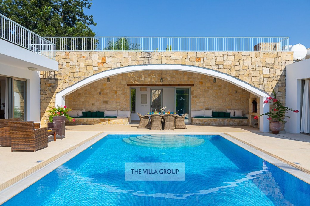 Secluded 3 bedroom villa located in Miliou