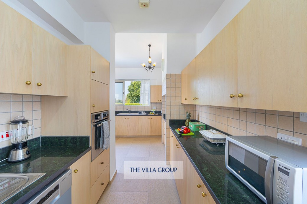 Fully equipped modern kitchen 