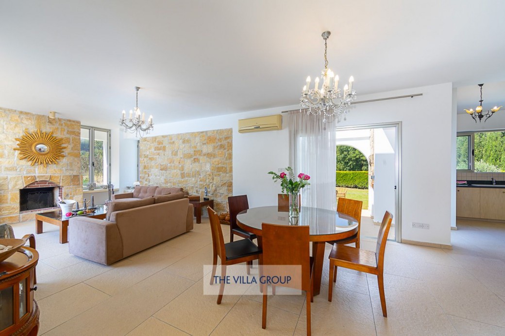 Dining table with 6 chairs