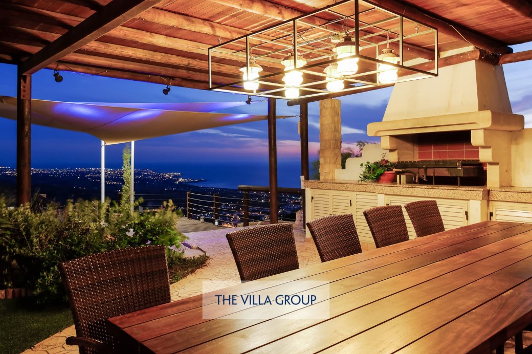 Barbecue and dining area