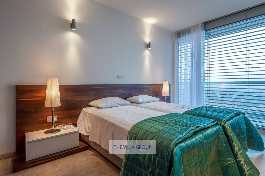 Twin bedroom