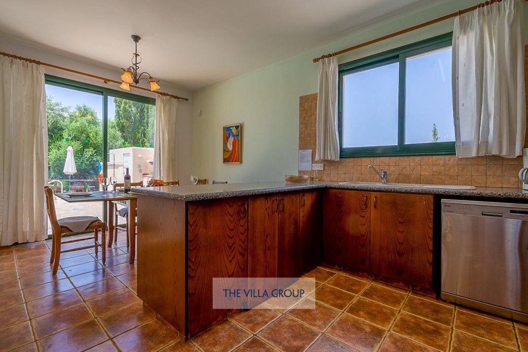 Kitchen and dining area