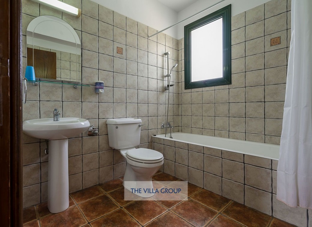 En-suite bathroom