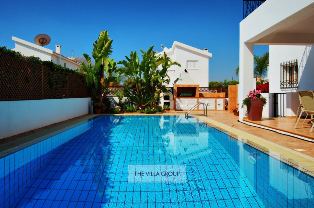 10m x 5m private pool with ladder access 