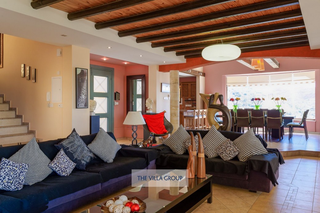 Open plan living, dining and kitchen area