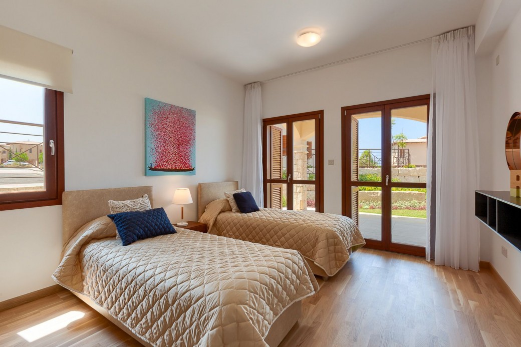 Twin bedroom, available as a double upon request prior to arrival