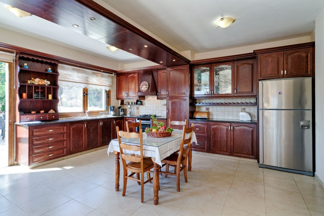 Kitchen equipped with all necessary appliances