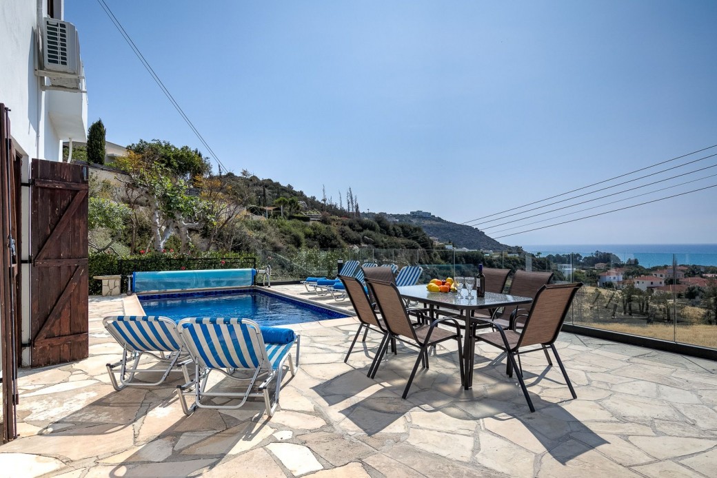 Spacious outside furnished terrace