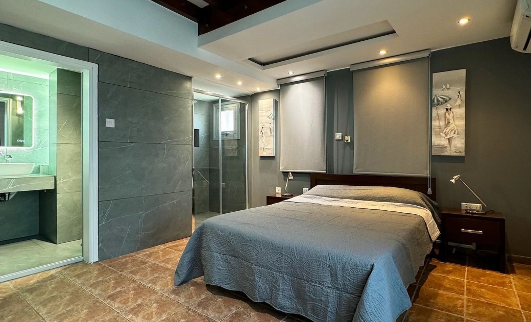 Master bedroom on the ground floor with en-suite shower