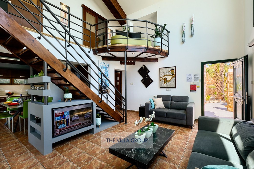 Modern and stylishly furnished 